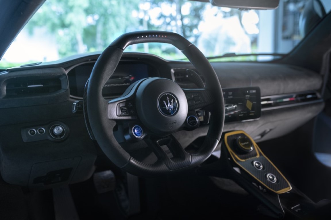 Maserati MC20 GT2 Stradale